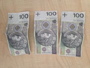 zatrzymane kobiety i fałszywe banknoty