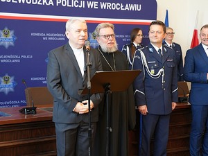 Ślubowanie nowo przyjętych policjantów