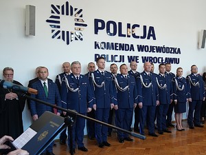 Ślubowanie nowo przyjętych policjantów