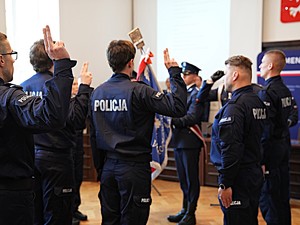 Ślubowanie nowo przyjętych policjantów