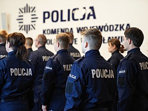 Ślubowanie nowo przyjętych policjantów