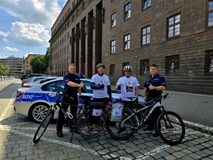 Jadymy dla Laury, wizyta policyjnych rowerzystów we Wrocławiu