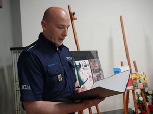 wręczenie nagród w konkursie plastycznym