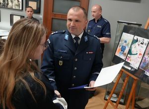 wręczenie nagród w konkursie plastycznym