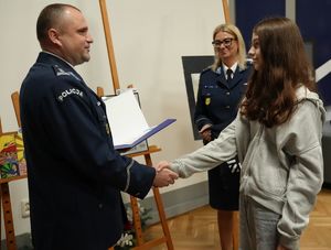 wręczenie nagród w konkursie plastycznym