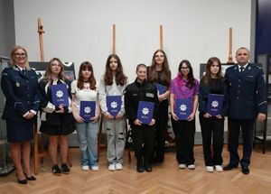 wręczenie nagród w konkursie plastycznym
