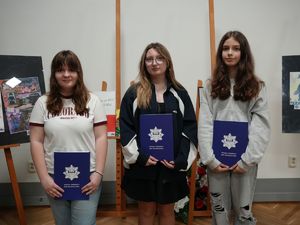 wręczenie nagród w konkursie plastycznym
