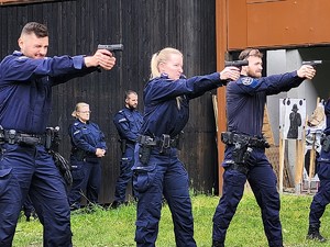 policjanci podczas szkolenia