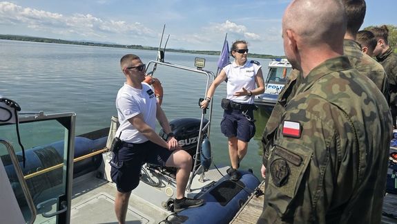 szkolenie służb mundurowych nad Zalewem Mietkowskim