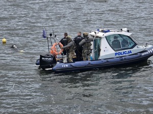 ćwiczenia policjantów Samodzielnych pododdziałów kontrterrorystycznych Policji na tamie