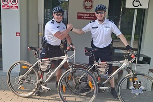 policjanci w patrolu rowerowym