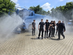 Wizyta uczniów u legnickich policjantów