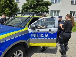 Wizyta uczniów u legnickich policjantów