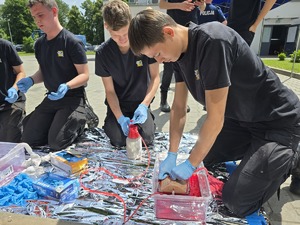 Wizyta uczniów u legnickich policjantów