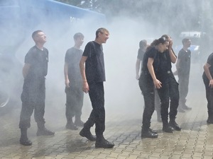 Wizyta uczniów u legnickich policjantów