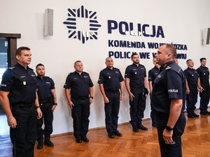 umundurowani policjanci laureaci Finału Eliminacji Wojewódzkich do XXIX Ogólnopolskich Zawodów Policjantów Prewencji - Turniej Par Patrolowych „Patrol Roku”