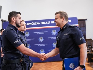 umundurowani policjanci laureaci Finału Eliminacji Wojewódzkich do XXIX Ogólnopolskich Zawodów Policjantów Prewencji - Turniej Par Patrolowych „Patrol Roku”
