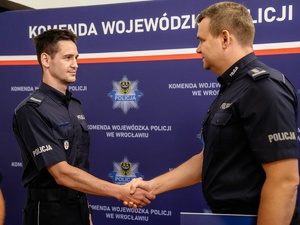 umundurowani policjanci laureaci Finału Eliminacji Wojewódzkich do XXIX Ogólnopolskich Zawodów Policjantów Prewencji - Turniej Par Patrolowych „Patrol Roku”