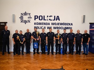 umundurowani policjanci laureaci Finału Eliminacji Wojewódzkich do XXIX Ogólnopolskich Zawodów Policjantów Prewencji - Turniej Par Patrolowych „Patrol Roku”