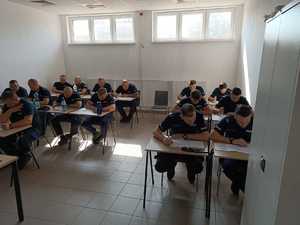 Policjanci - uczestnicy szkolenia z zakresu pierwszej pomocy przedmedycznej