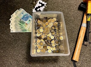 Automaty do gier hazardowych zabezpieczone przez policjantów i funkcjonariuszy Krajowej Administracji Skarbowej