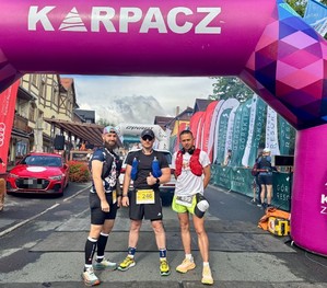 Strzelińscy policjanci wzięli udział w ultramaratonie górskim 3 x Śnieżka = 1 x Mont Blanc