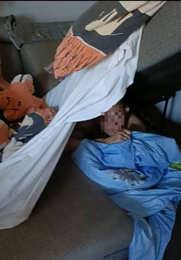 Zamiast miękkiego łóżka, mniej komfortowe posłanie w celi