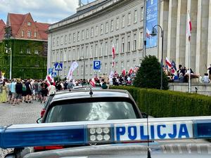 Bezpiecznie podczas sobotnich zgromadzań na Dolnym Śląsku