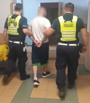 Kłodzcy policjanci zabezpieczyli blisko 730 gramów narkotyków – cztery osoby zatrzymane, dwie trafiły do aresztu