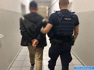Z fantami w reklamówce, a narkotykami w kieszeni próbował opuścić sklep