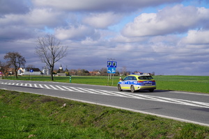 jadący radiowóz