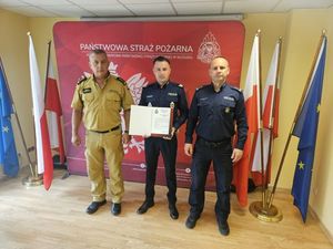 Kłodzki policjant podjął ewakuację osób z płonącego lokalu gastronomicznego.