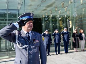 klasa mundurowa - uroczyste rozpoczęcie roku szkolnego na placu Wolności we Wrocławiu