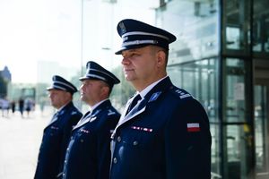 klasa mundurowa - uroczyste rozpoczęcie roku szkolnego na placu Wolności we Wrocławiu