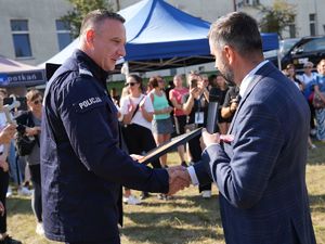 Festyn oraz bieg kobiet na 100 lecie kobiet w policji