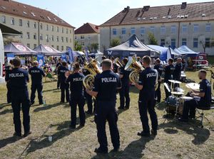Festyn oraz bieg kobiet na 100 lecie kobiet w policji