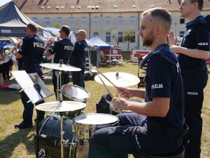 Festyn oraz bieg kobiet na 100 lecie kobiet w policji