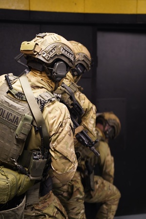 Policjanci Samodzielnego Pododdziału Kontrterorystycznego we Wrocławiu