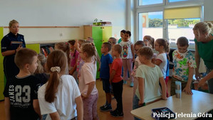 Policjantka spotkała się z pierwszoklasistami