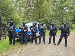 wspólne zdjęcie policjantów biorących udział w szkoleniu
