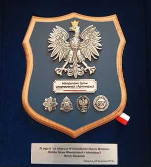Policjanci z Legnicy najlepsi podczas Marszu Weterana w Głuszycy