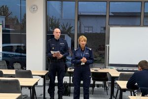 warsztaty na rzecz przeciwdziałania przemocy domowej prowadzone przez policjantów