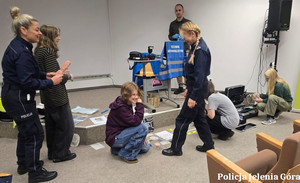 Policjanci na I Festiwalu Kryminalnym w Jeleniej Górze