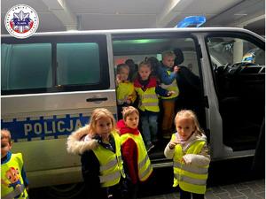 Bezpieczeństwo w drodze do przedszkola. Spotkanie z oławskimi policjantami