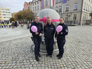 Policjantki z Dzierżoniowa już po raz kolejny wzięły udział w kampanii „Różowa Wstążeczka”