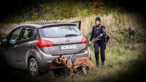 szkolenie policjantów: Podłożony materiał wybuchowy, policyjny pościg, ranny napastnik i funkcjonariusz...
