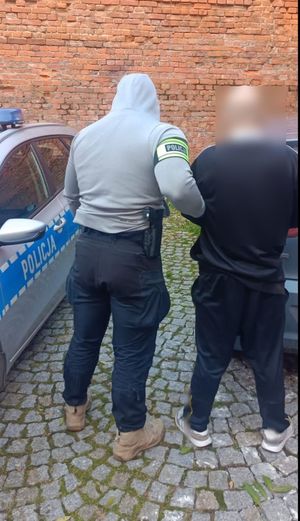 Skuteczne działania kłodzkich policjantów doprowadziły do zatrzymania sprawców rozbojów