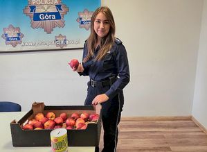 Górowscy policjanci również pomagają! Akcja charytatywna „Jabłuszko”