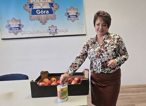 Górowscy policjanci również pomagają! Akcja charytatywna „Jabłuszko”