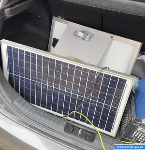 panele fotowoltaiczne w bagażniku